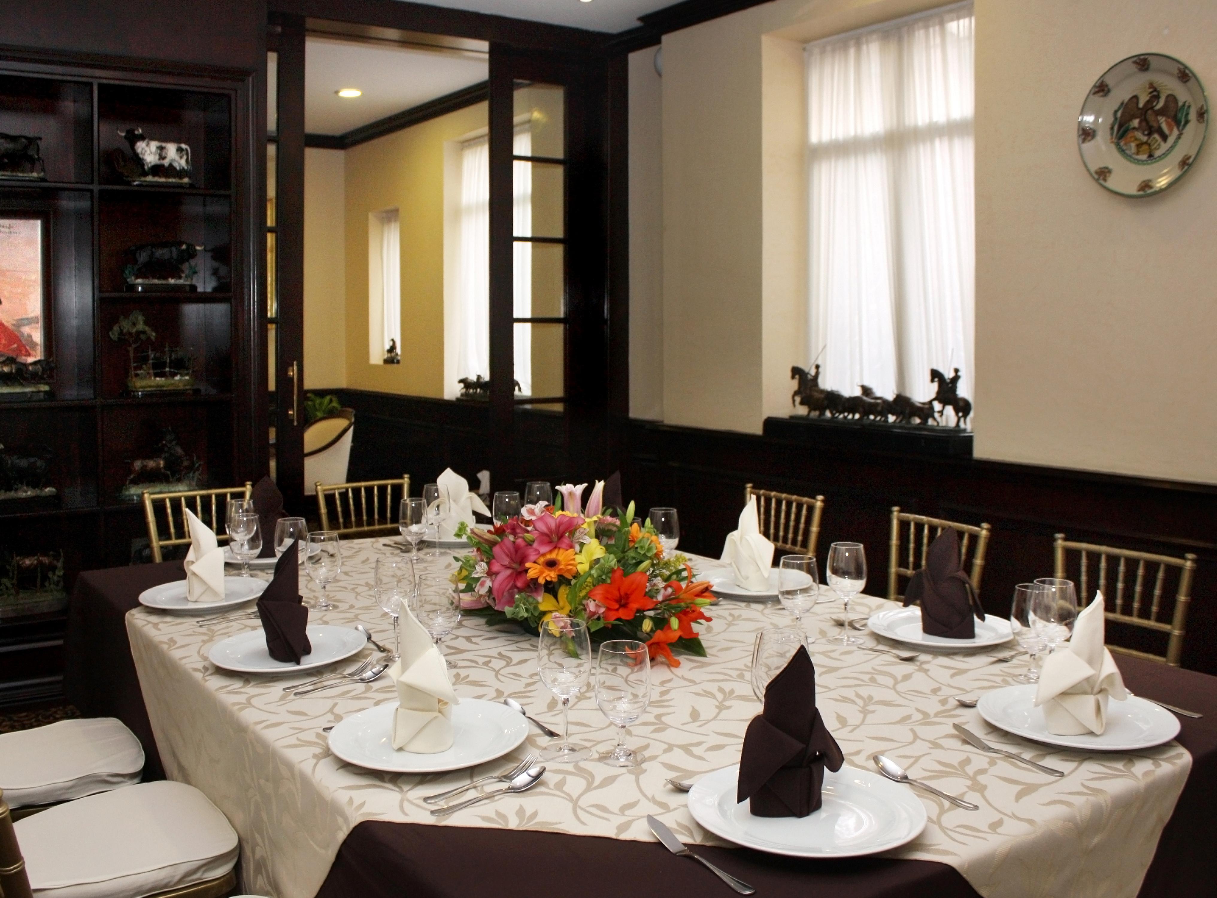 فندق جنيف مدينة مكسيكو المظهر الخارجي الصورة A table set for a meal